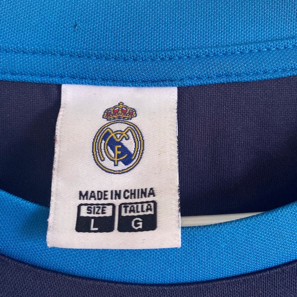 Real Madrid T-Shirt - Picture 2 of 3